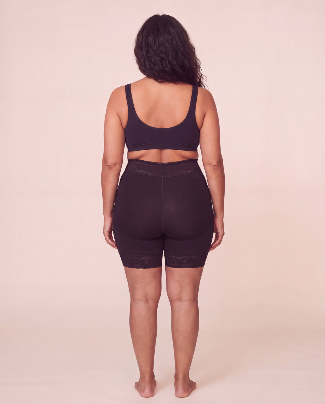 Faja Corta Compress negra, vista posterior
