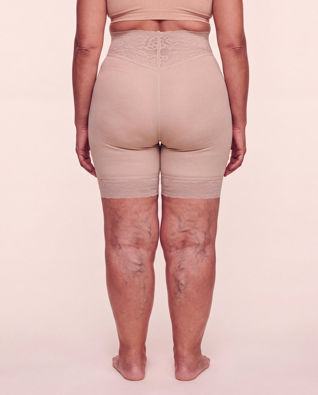 Faja Corta Compress nude, vista posterior