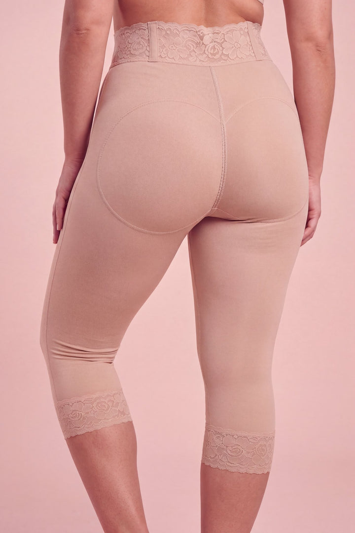 Faja Lipedema Compress nude, detalle del encaje y la cintura