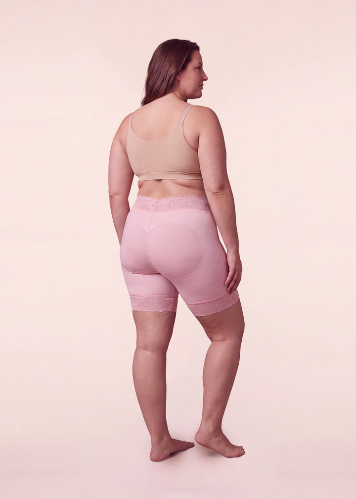 Faja corta de compresión rosada Paloma Sahid, vista posterior