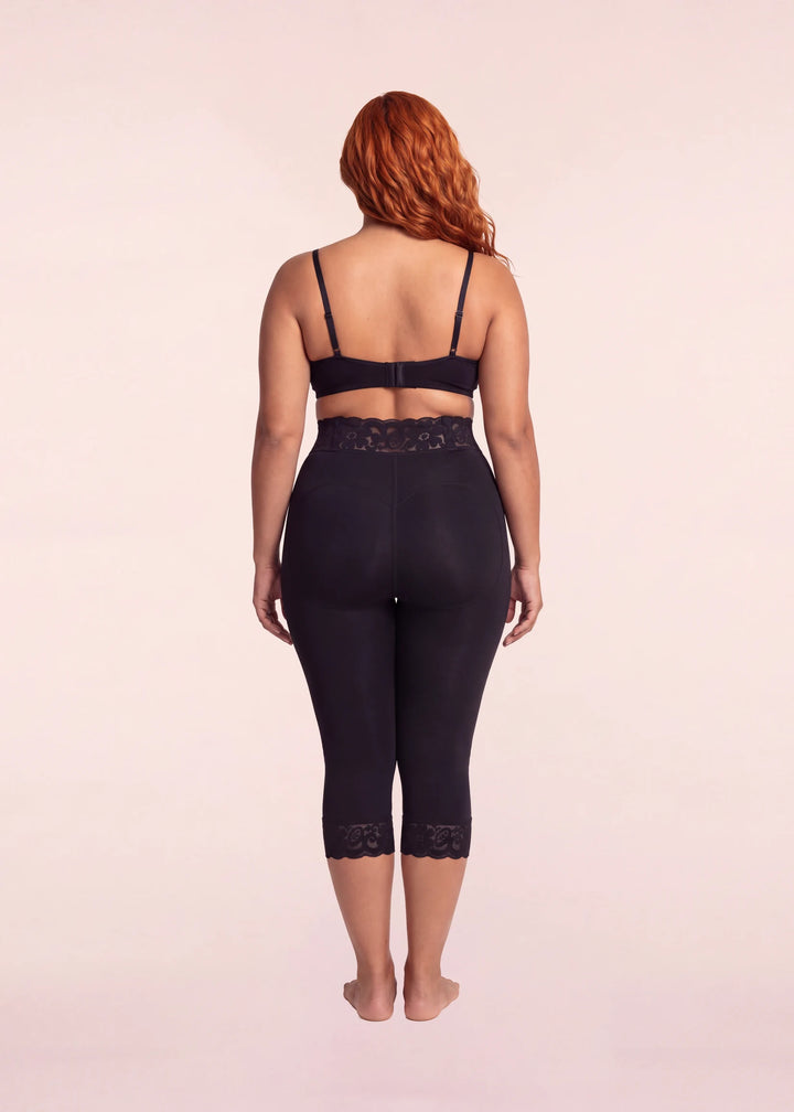 Faja larga de compresión negra Paloma Sahid, vista posterior